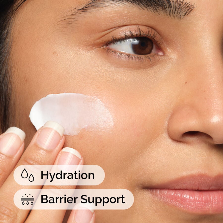 natural-moisturizing-factors-ha-q6 ord-natural-moisturizing-factors-ha-model-application-with-benefits.jpg